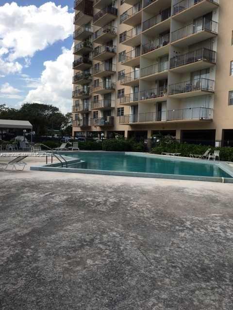 12500 NE 15th Ave #207 North Miami, FL 33161