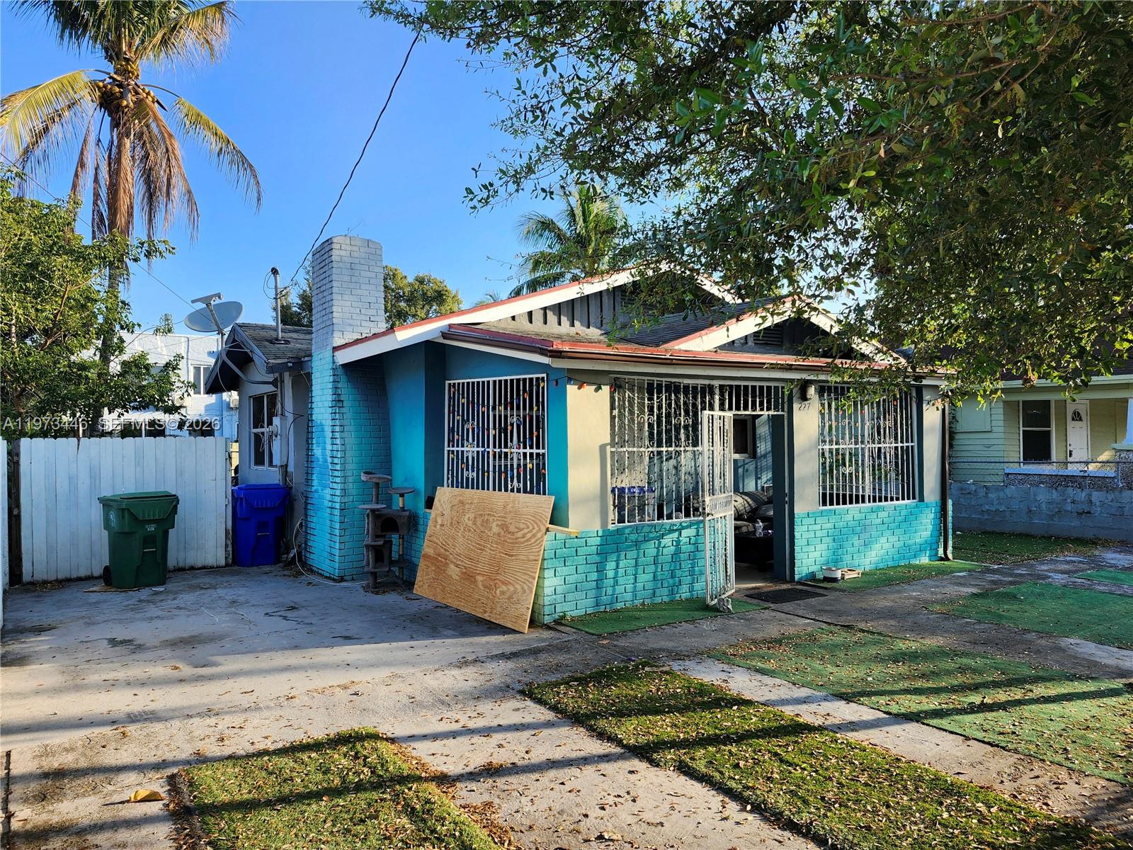 227 NW 33rd St Miami, FL 33127