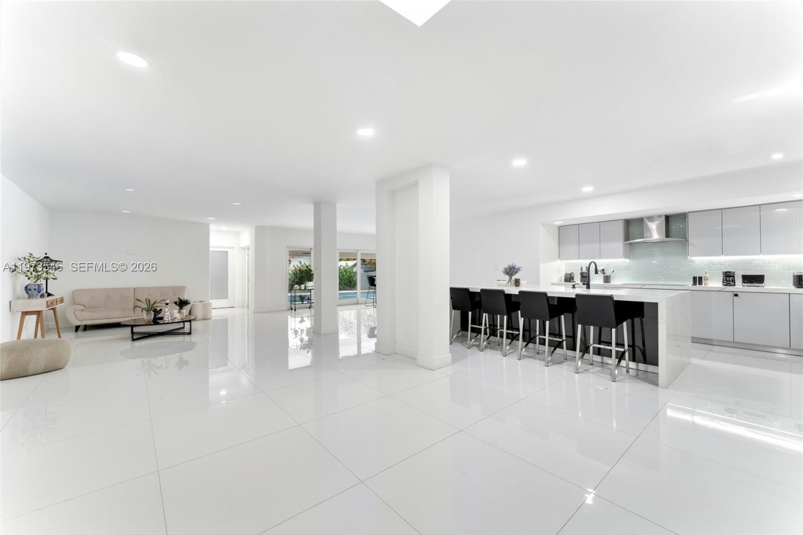 400 SW 24th Rd Miami, FL 33129