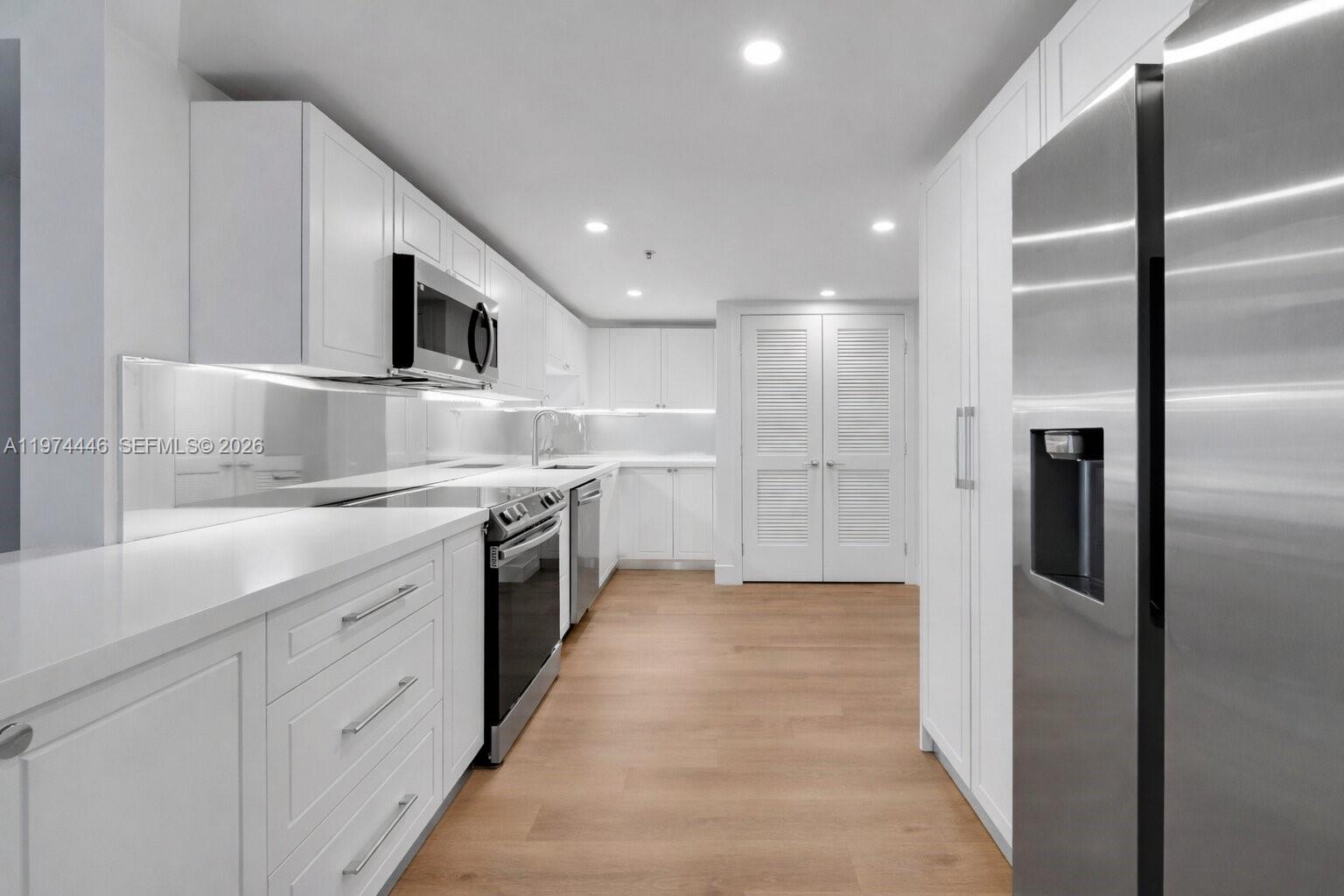 555 NE 34th St #704 Miami, FL 33137