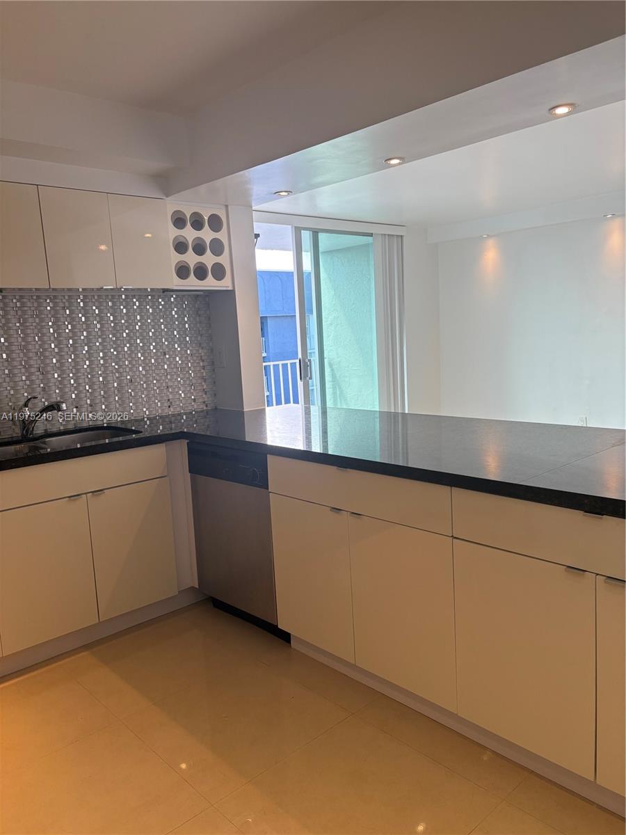 16558 NE 26th Ave #6I North Miami Beach, FL 33160