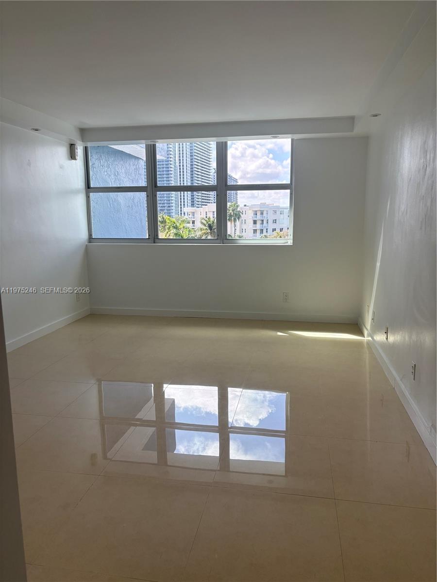 16558 NE 26th Ave #6I North Miami Beach, FL 33160