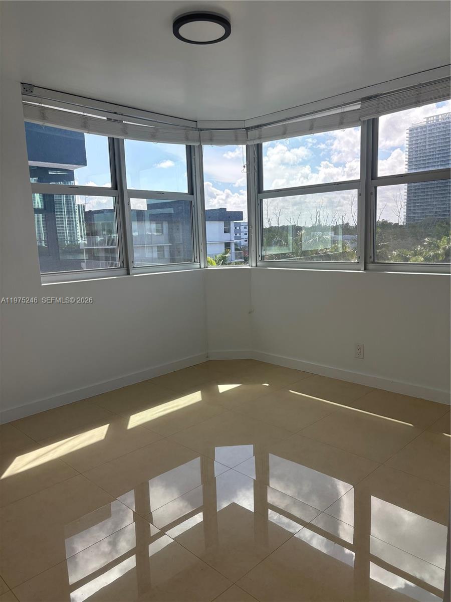 16558 NE 26th Ave #6I North Miami Beach, FL 33160