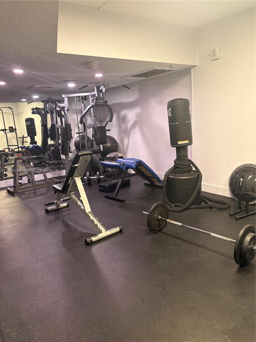 16558 NE 26th Ave #6I North Miami Beach, FL 33160