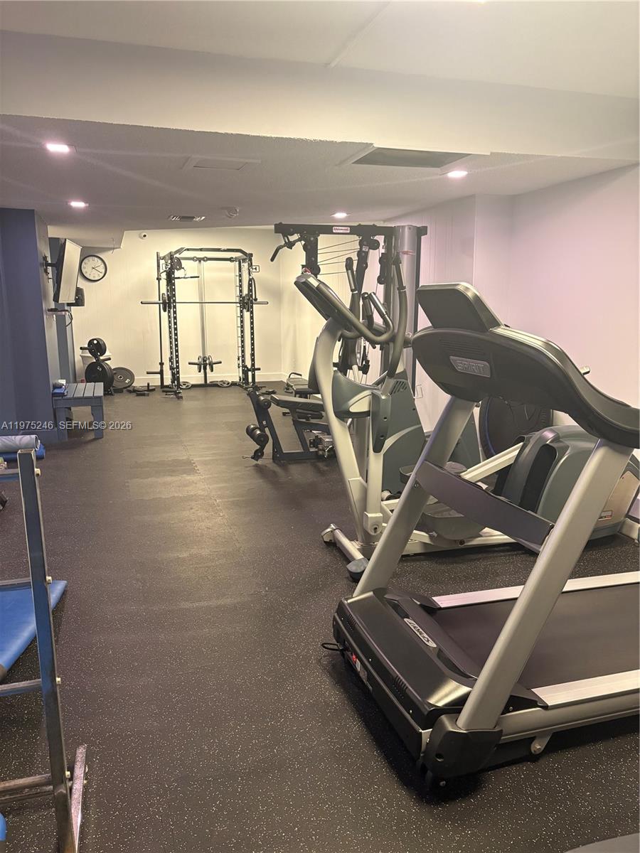 16558 NE 26th Ave #6I North Miami Beach, FL 33160