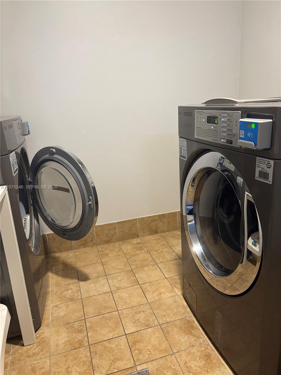 16558 NE 26th Ave #6I North Miami Beach, FL 33160