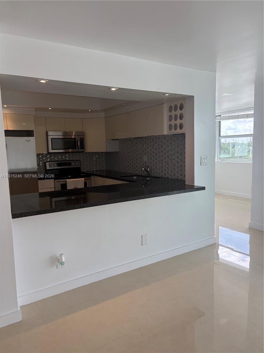 16558 NE 26th Ave #6I North Miami Beach, FL 33160