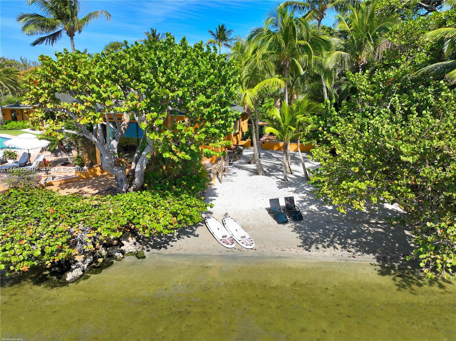 6 Riverview Rd Jupiter Island, FL 33455