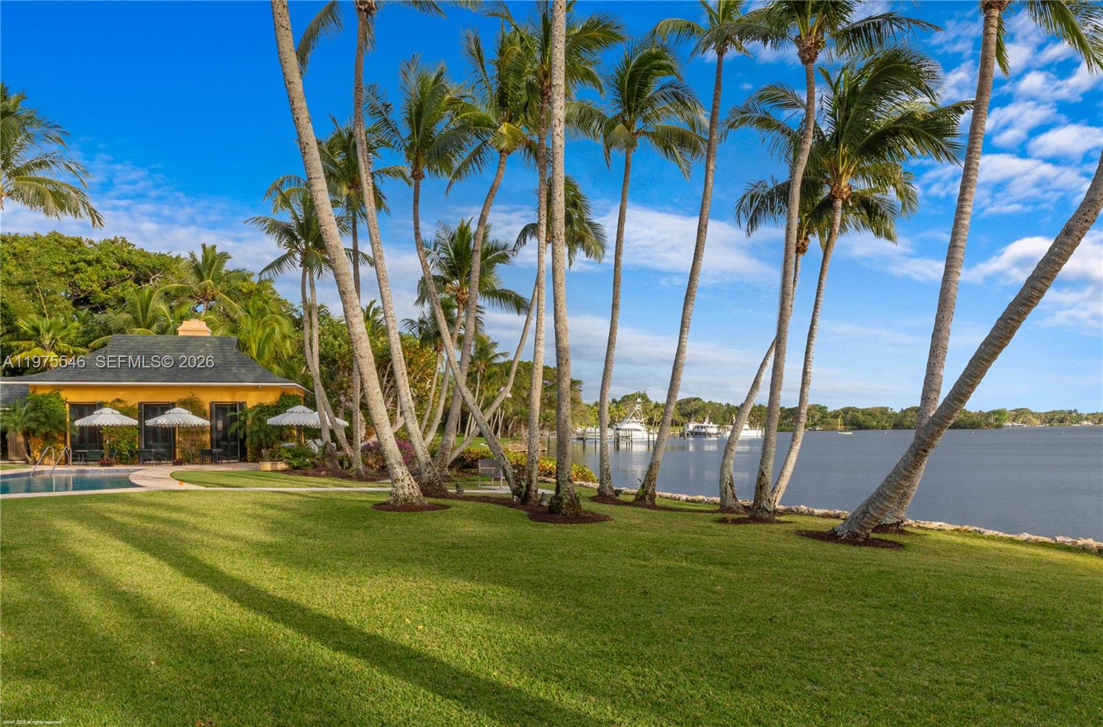 6 Riverview Rd Jupiter Island, FL 33455