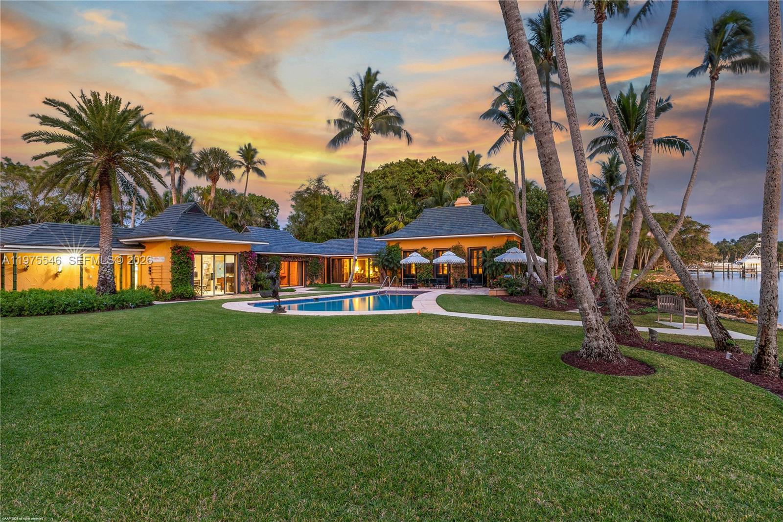 6 Riverview Rd Jupiter Island, FL 33455