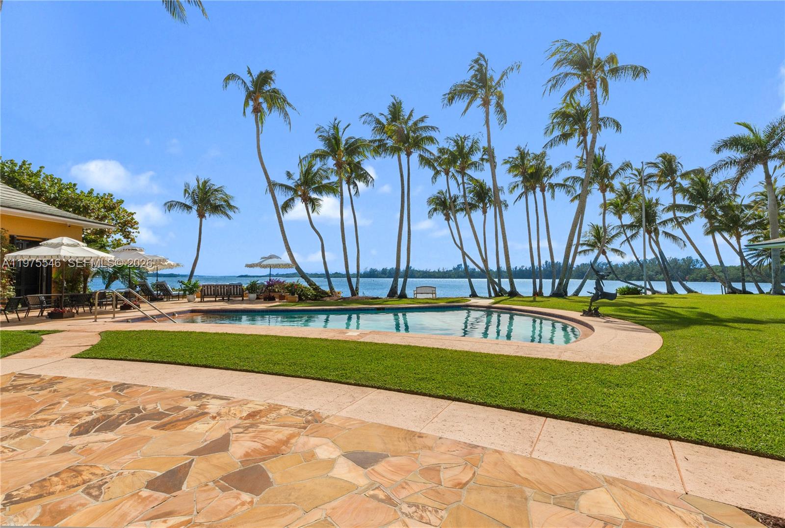 6 Riverview Rd Jupiter Island, FL 33455