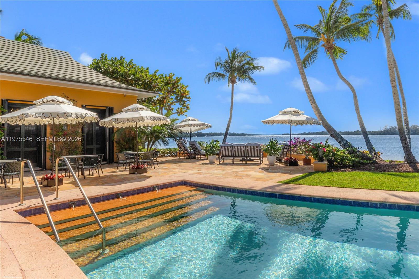 6 Riverview Rd Jupiter Island, FL 33455