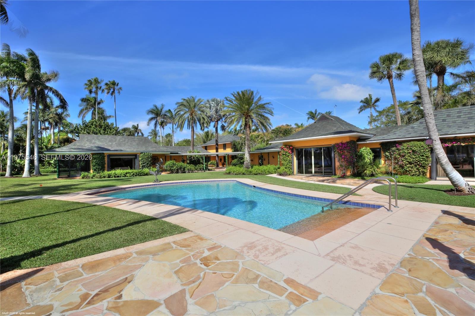 6 Riverview Rd Jupiter Island, FL 33455