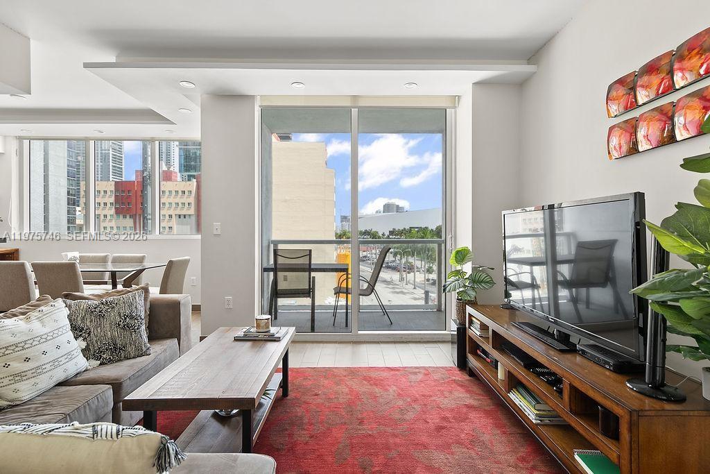 244 Biscayne Blvd #402 Miami, FL 33132