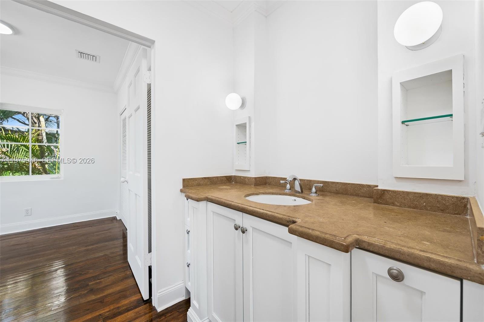 1545 Meridian Ave Miami Beach, FL 33139