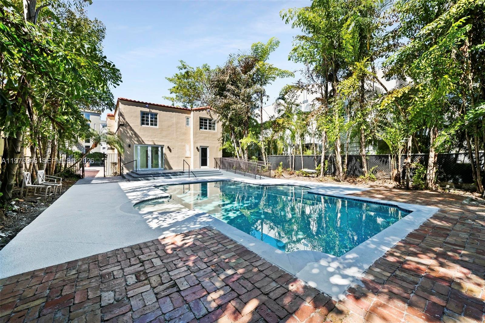 1545 Meridian Ave Miami Beach, FL 33139