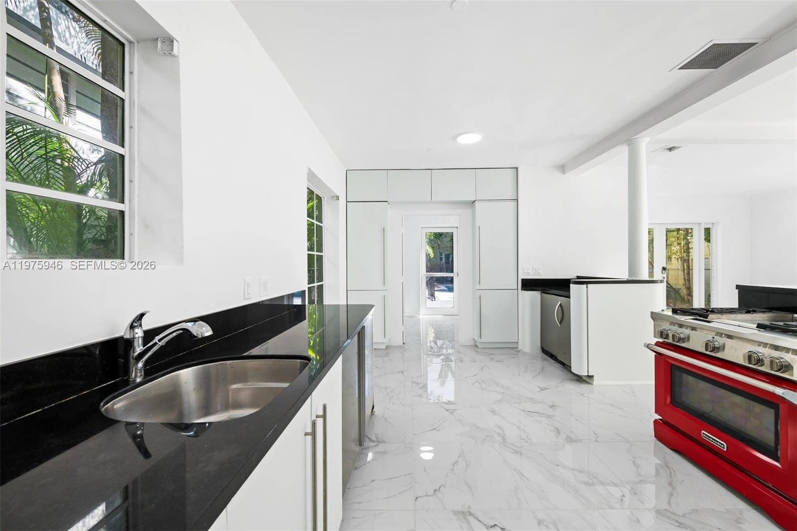 1545 Meridian Ave Miami Beach, FL 33139