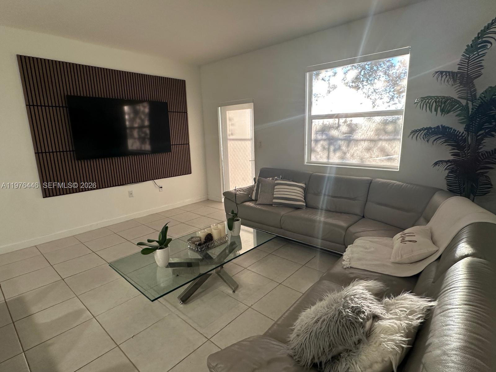 18576 SW 136th Ct Miami, FL 33177