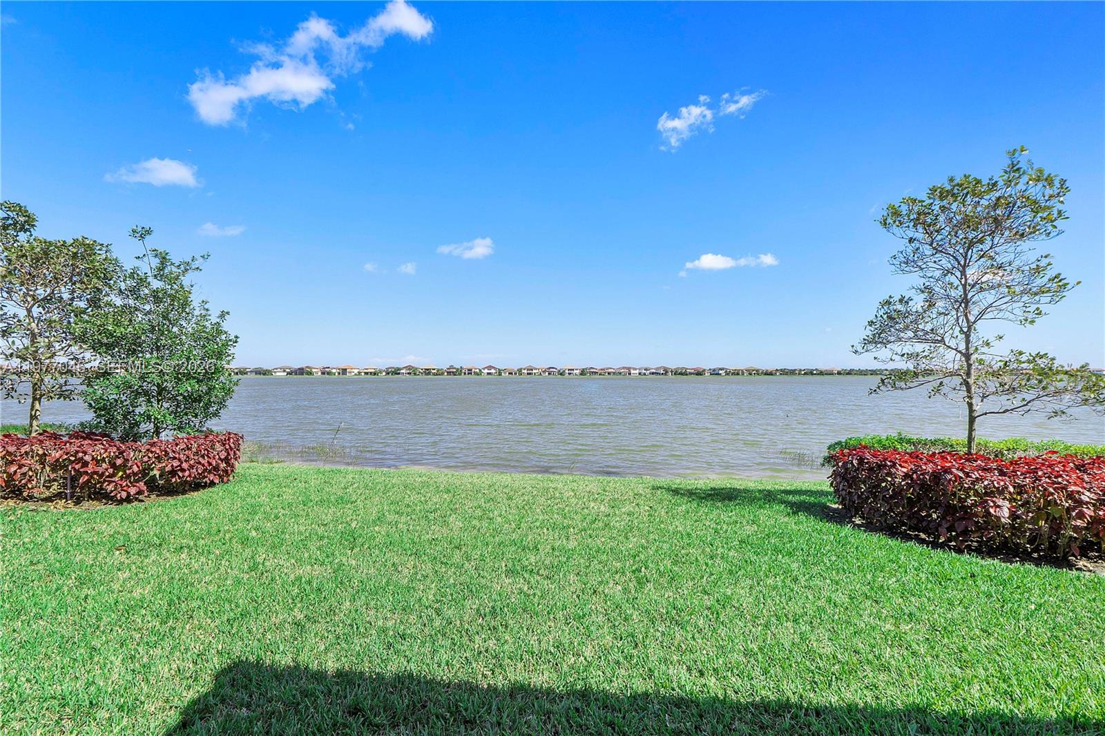 8950 W Parkland Bay Trl Parkland, FL 33076