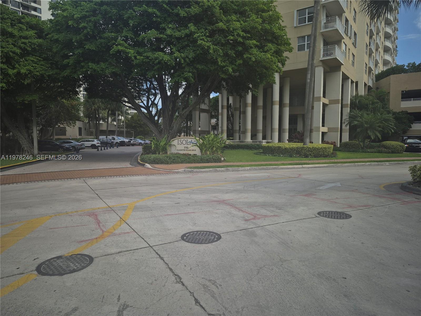 770 Claughton Is Dr #2007 Miami, FL 33131