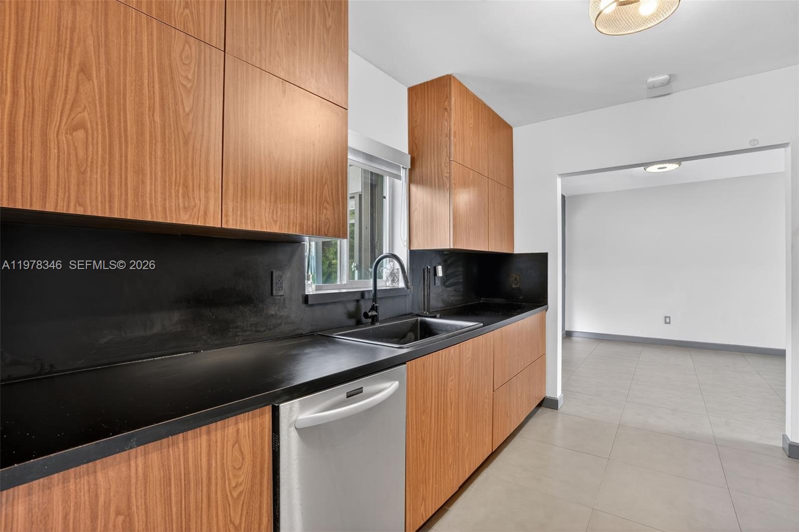 425 NE 114th St Miami, FL 33161