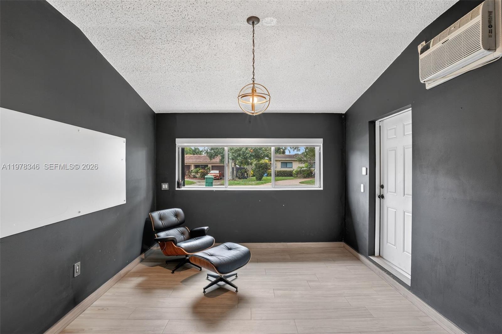 425 NE 114th St Miami, FL 33161