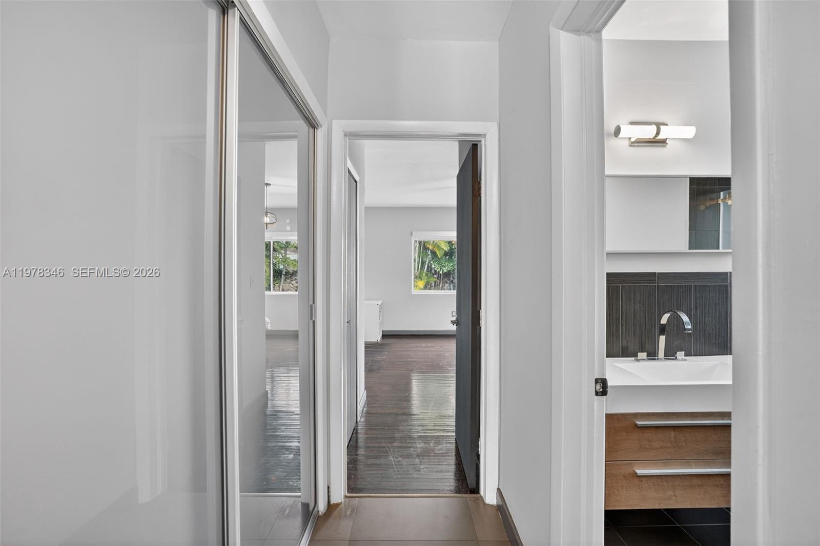 425 NE 114th St Miami, FL 33161