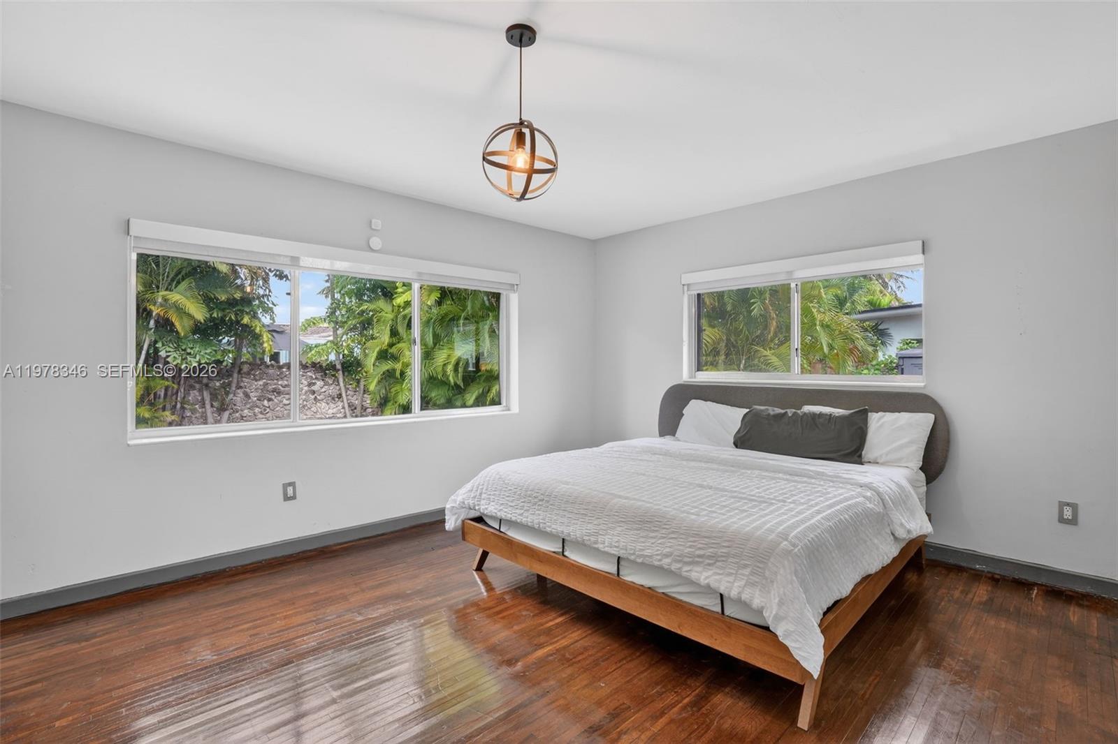 425 NE 114th St Miami, FL 33161