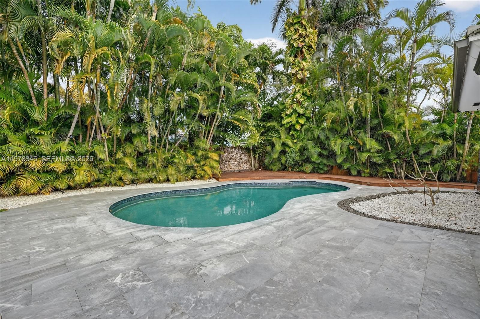 425 NE 114th St Miami, FL 33161