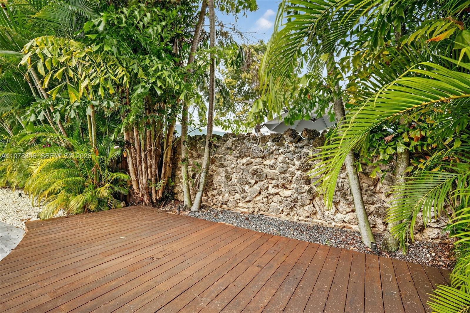 425 NE 114th St Miami, FL 33161