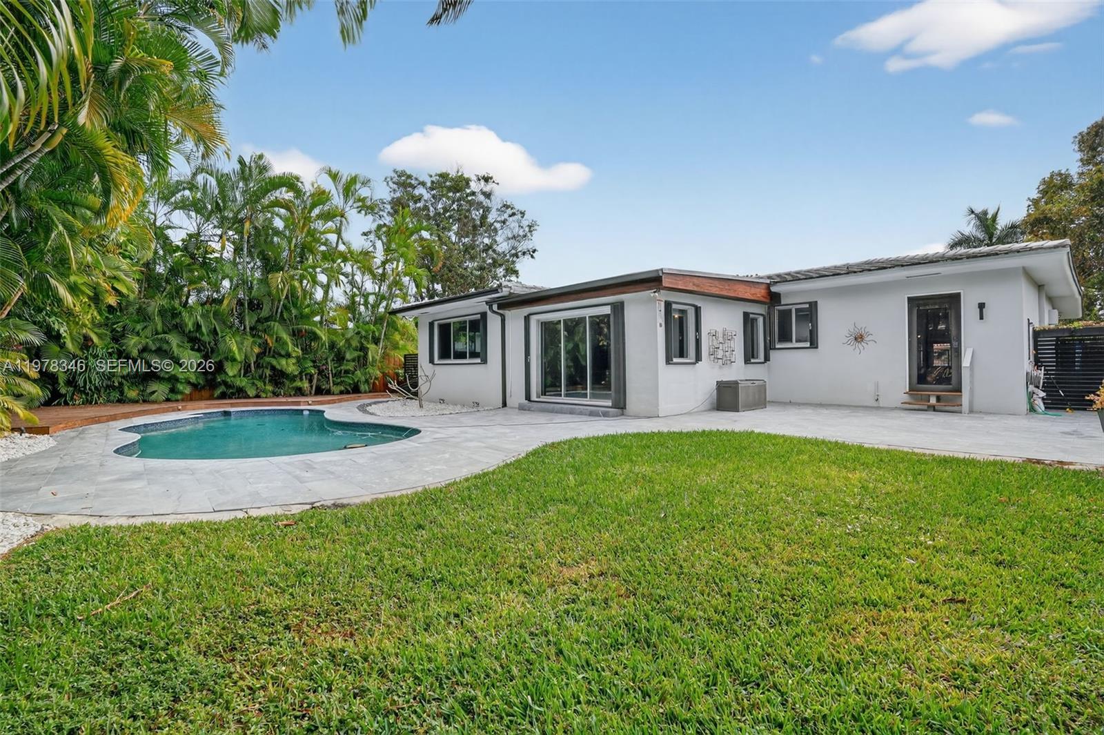 425 NE 114th St Miami, FL 33161