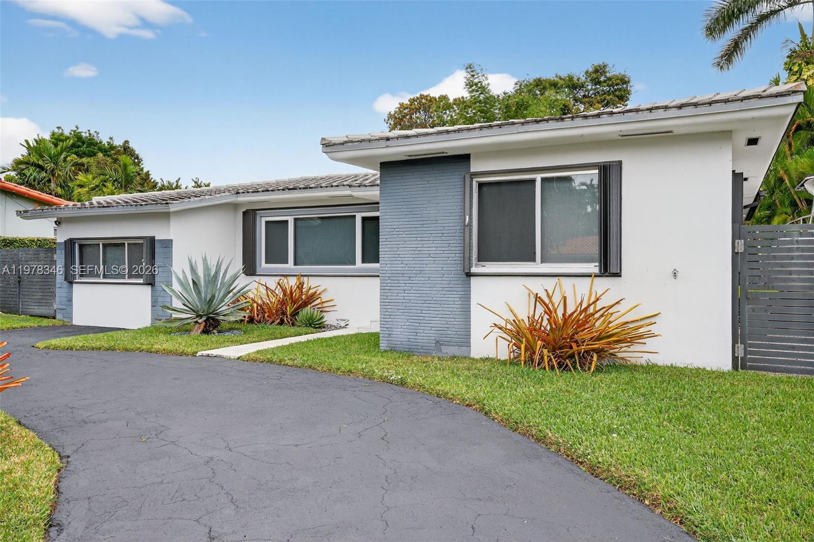 425 NE 114th St Miami, FL 33161