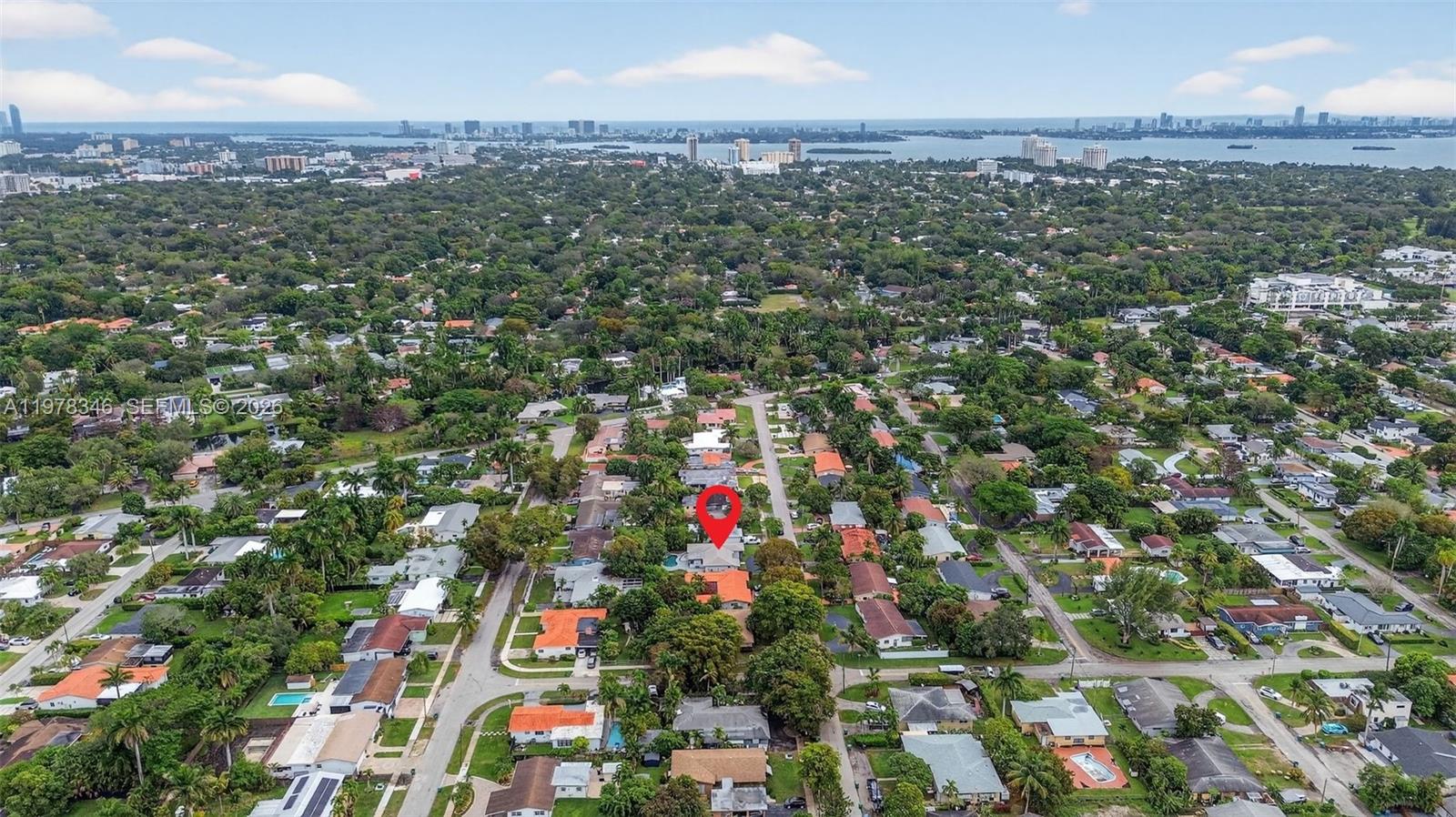 425 NE 114th St Miami, FL 33161