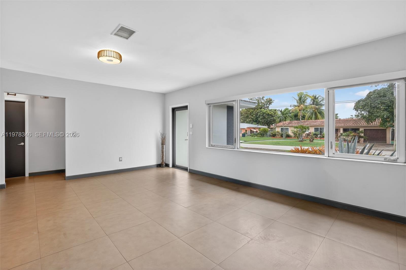 425 NE 114th St Miami, FL 33161