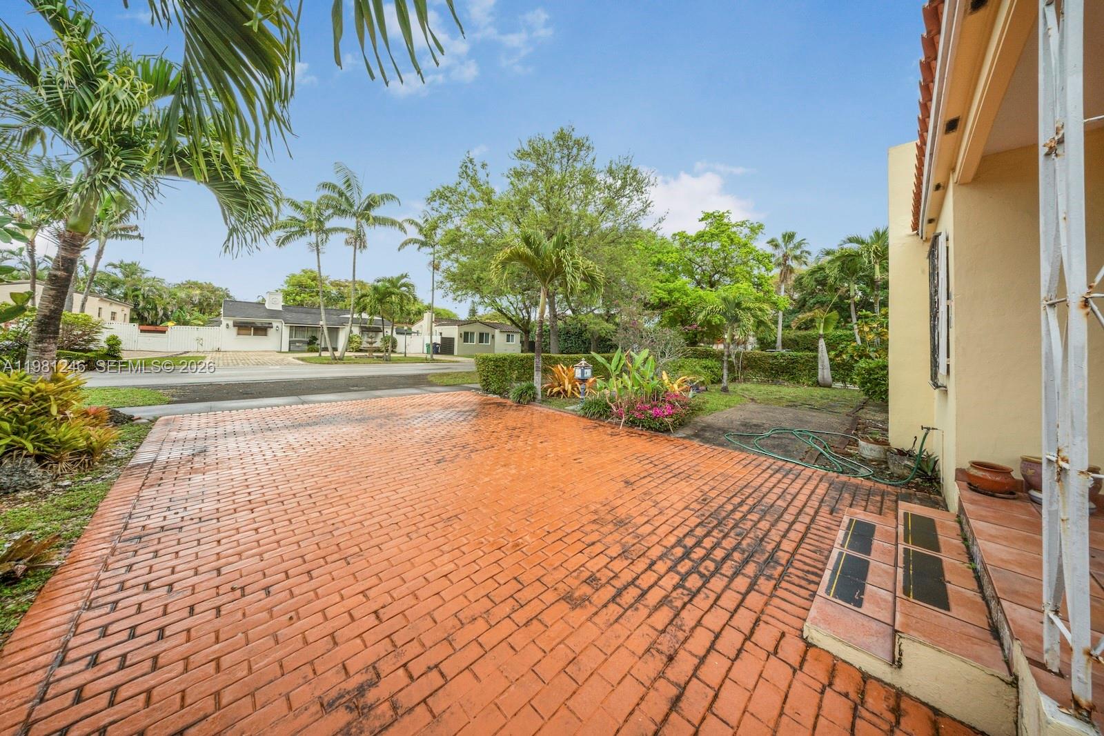 512 Mendoza Ave Coral Gables, FL 33134