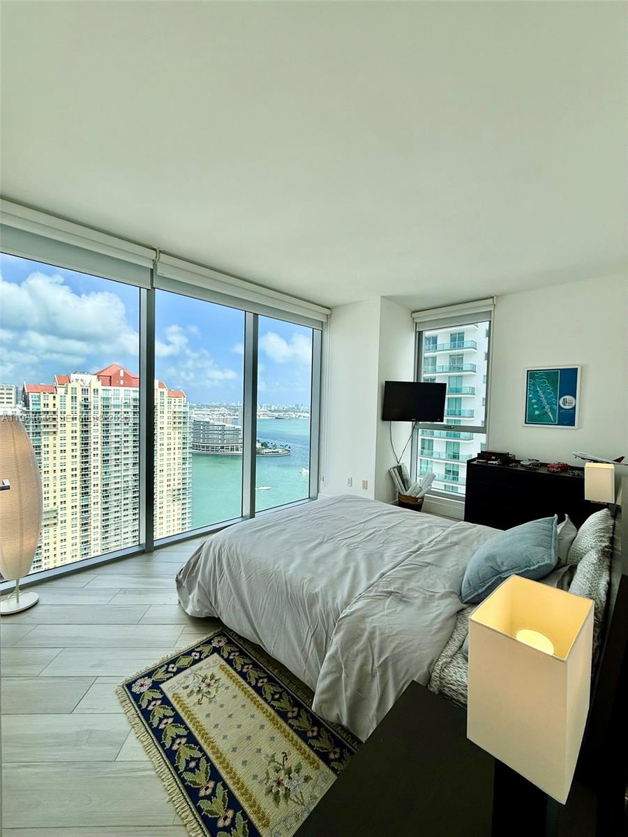 1300 Brickell Bay Dr #3406 Miami, FL 33131