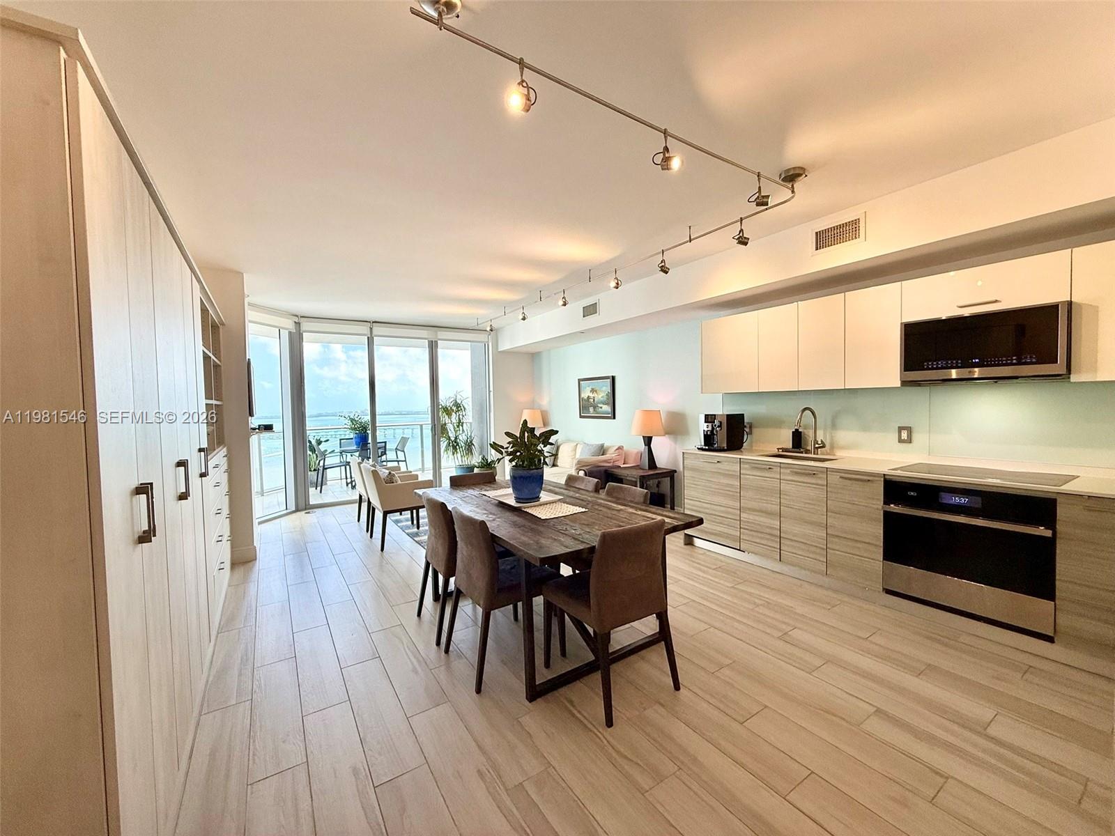 1300 Brickell Bay Dr #3406 Miami, FL 33131