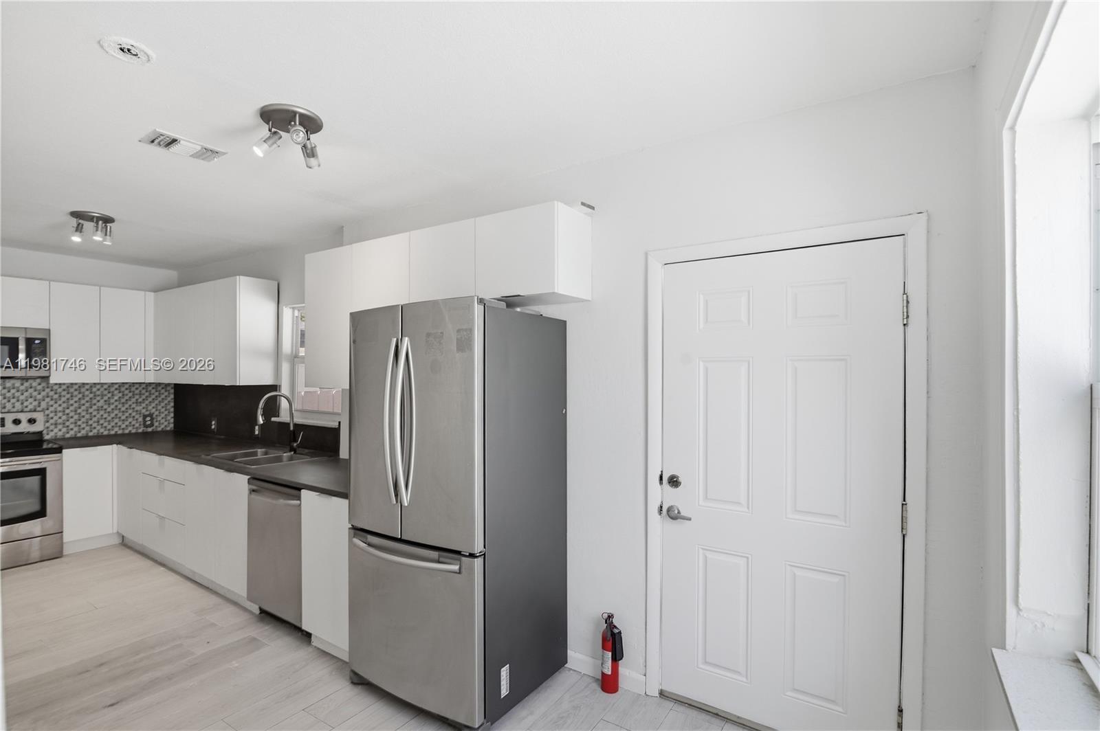 1431 NW 30th St Miami, FL 33142