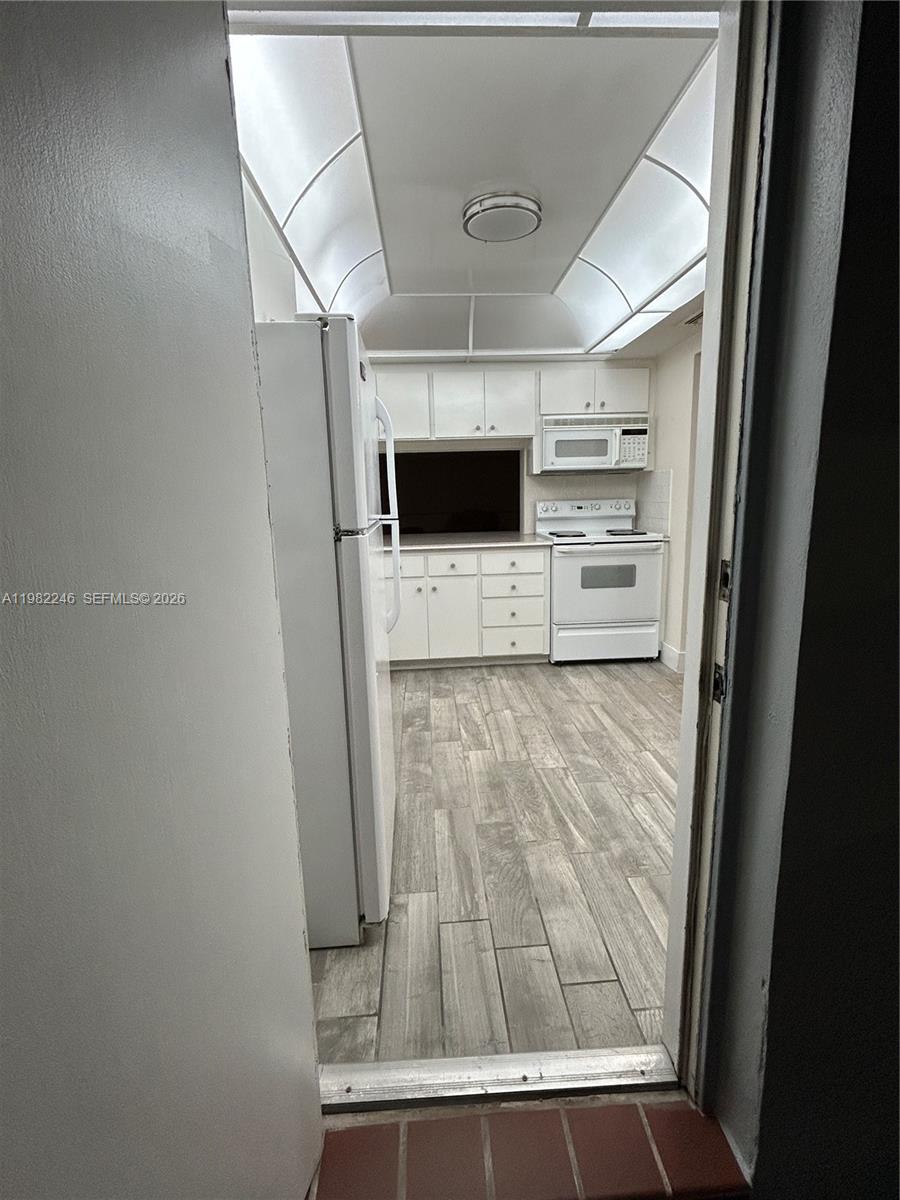 215 SE 3rd Ave #101A Hallandale Beach, FL 33009