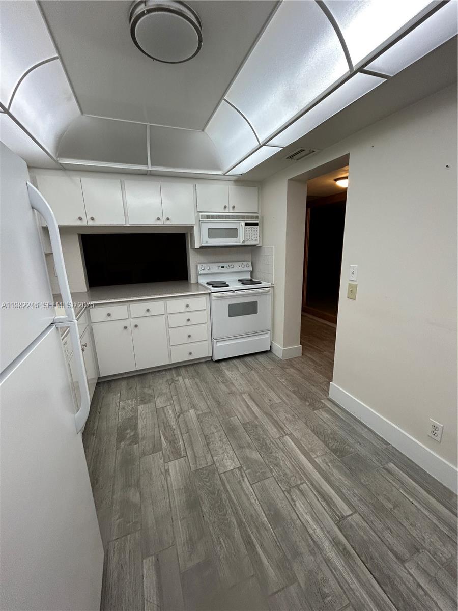 215 SE 3rd Ave #101A Hallandale Beach, FL 33009