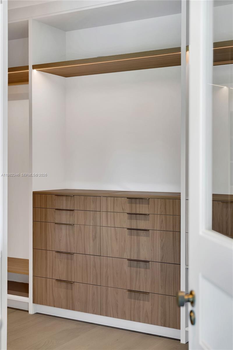 4191 Battersea Rd Miami, FL 33133