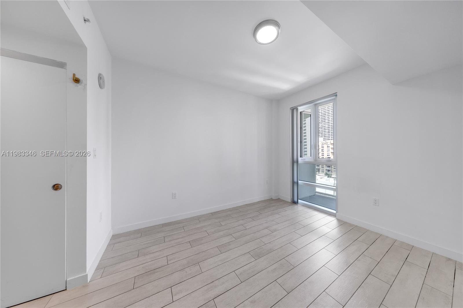 image 26 Edgewater12