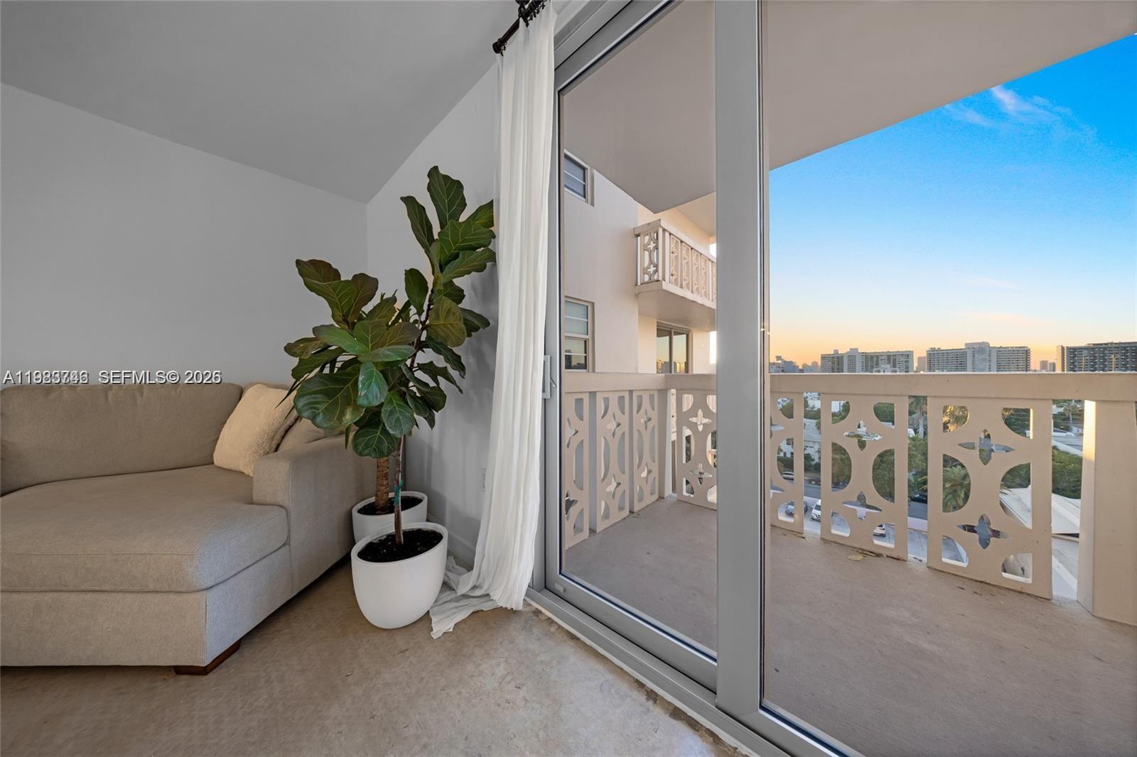 1020 Meridian Ave #816 Miami Beach, FL 33139