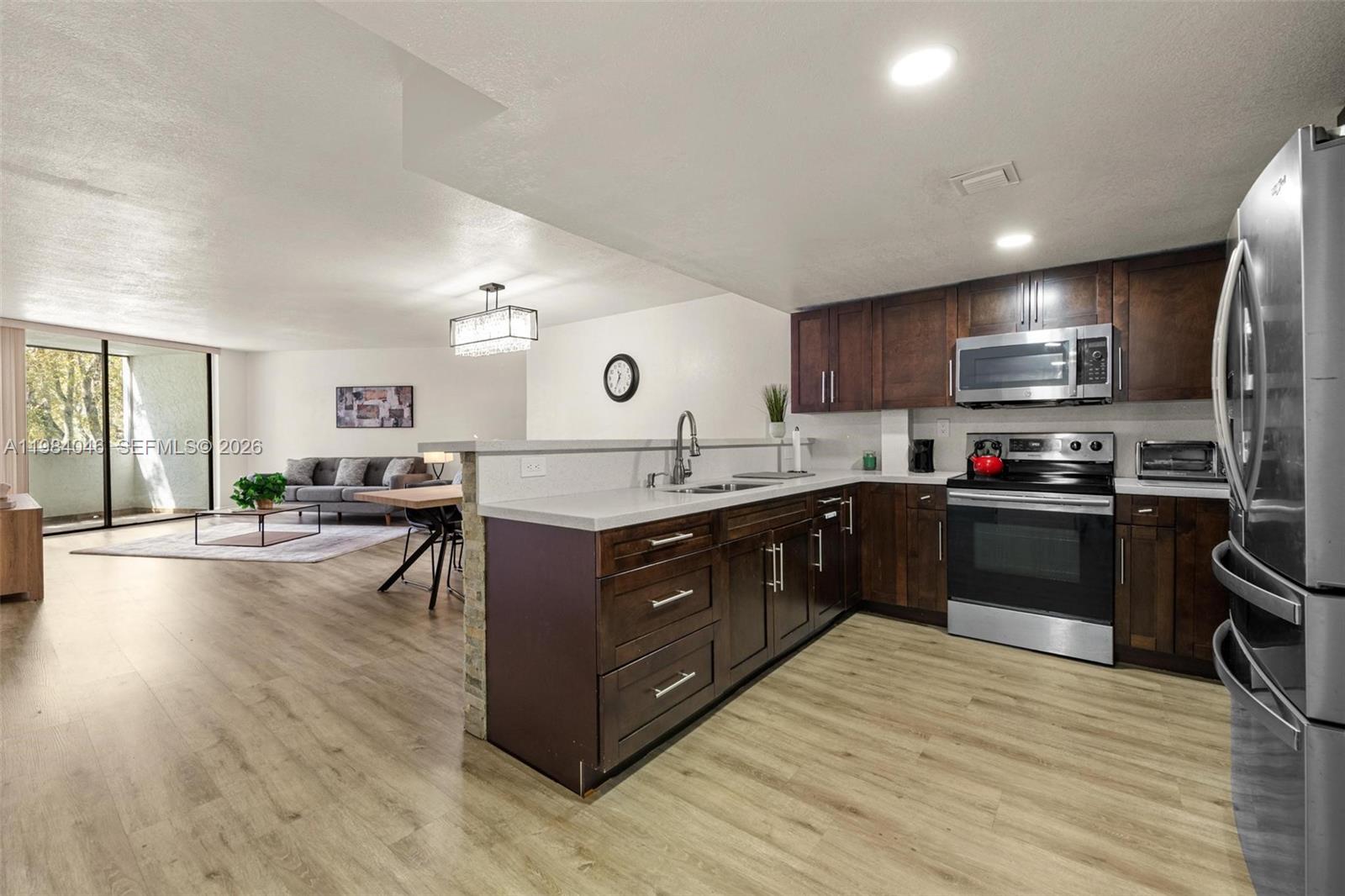 10852 N Kendall Dr #317