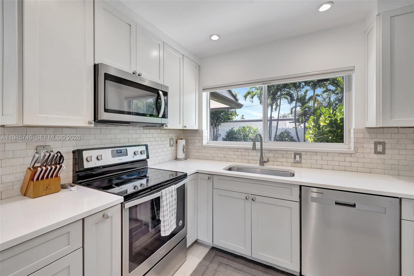 2506 NE 30th St Fort Lauderdale, FL 33306