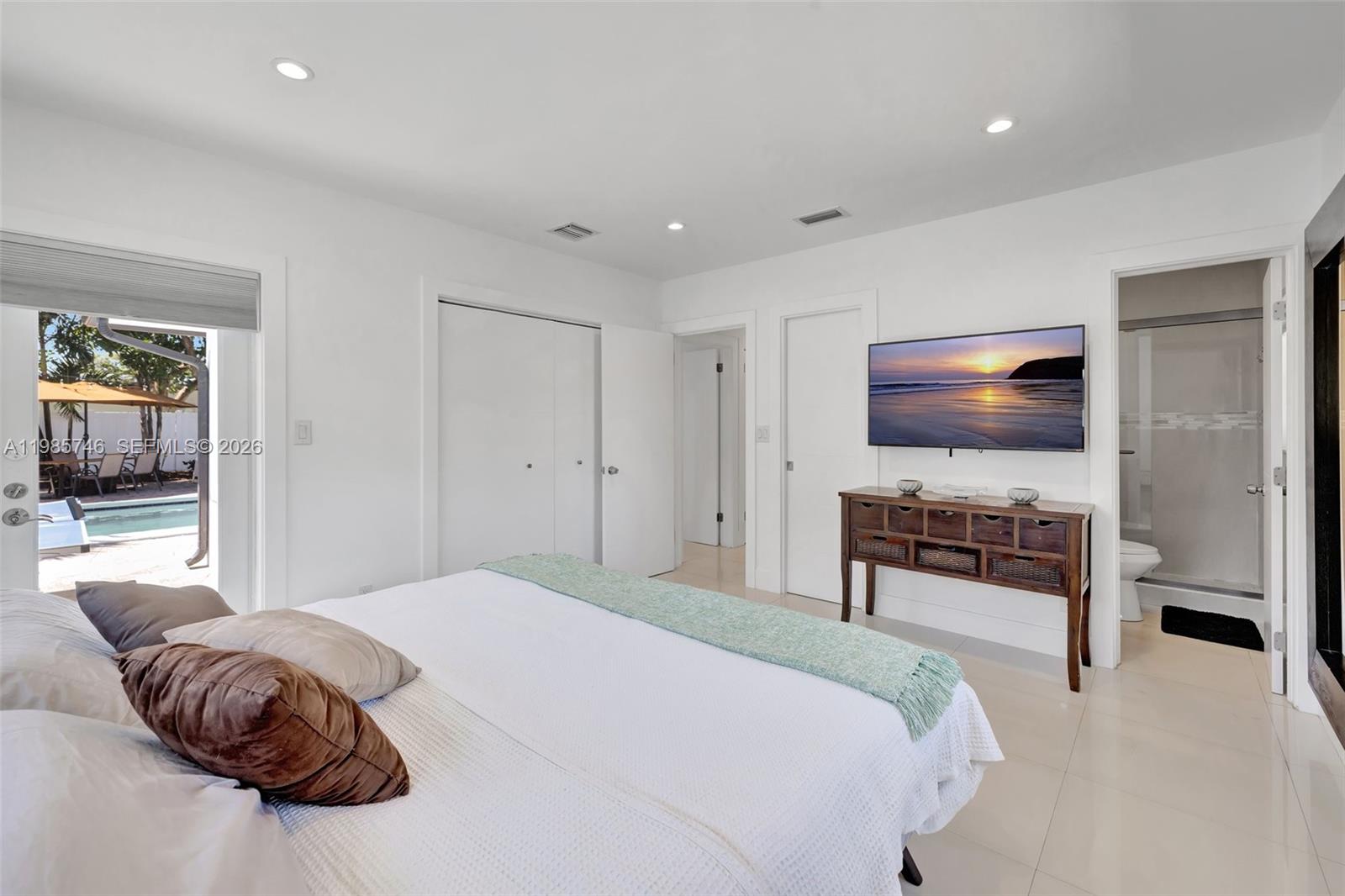 2506 NE 30th St Fort Lauderdale, FL 33306