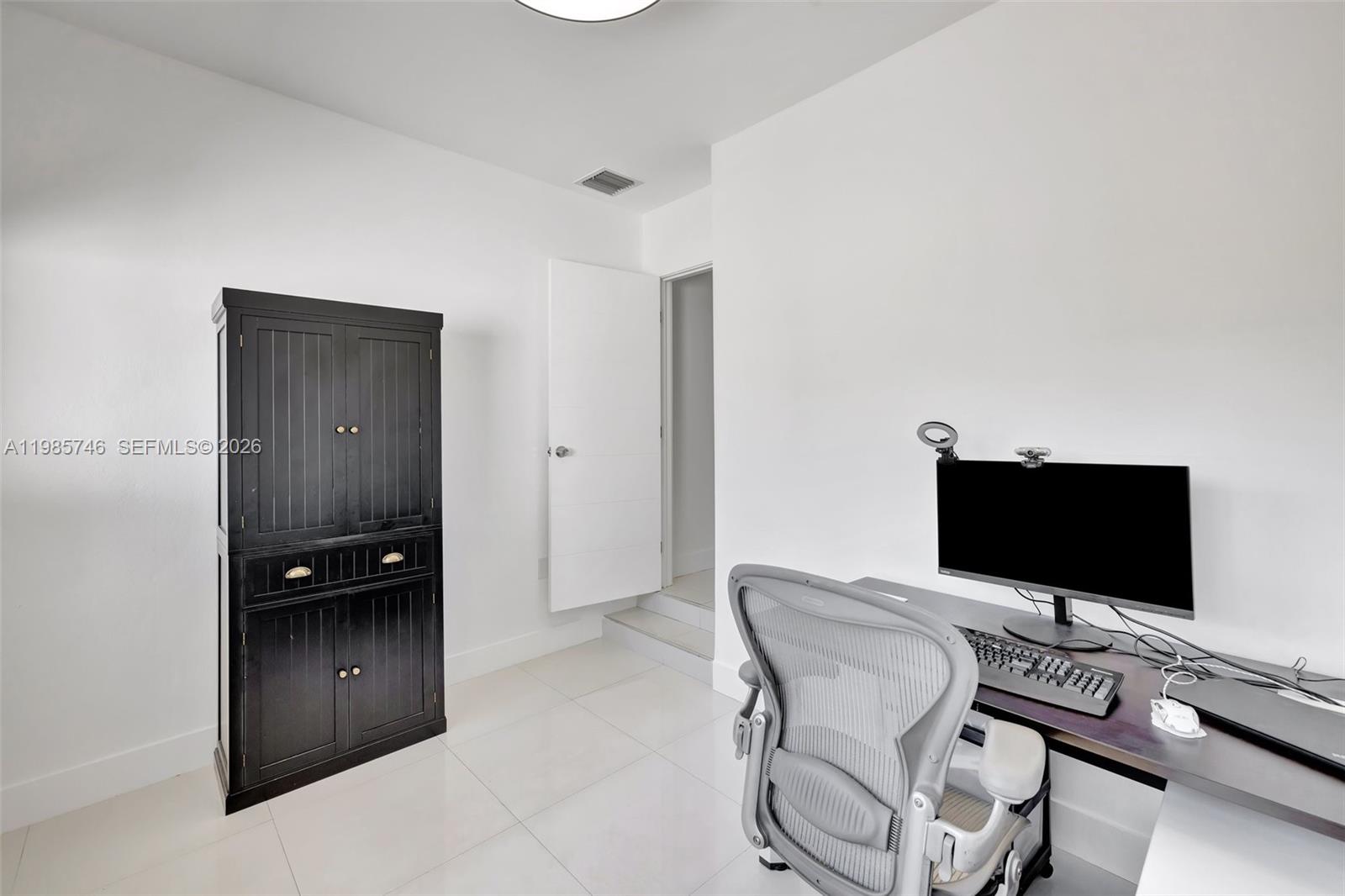 2506 NE 30th St Fort Lauderdale, FL 33306