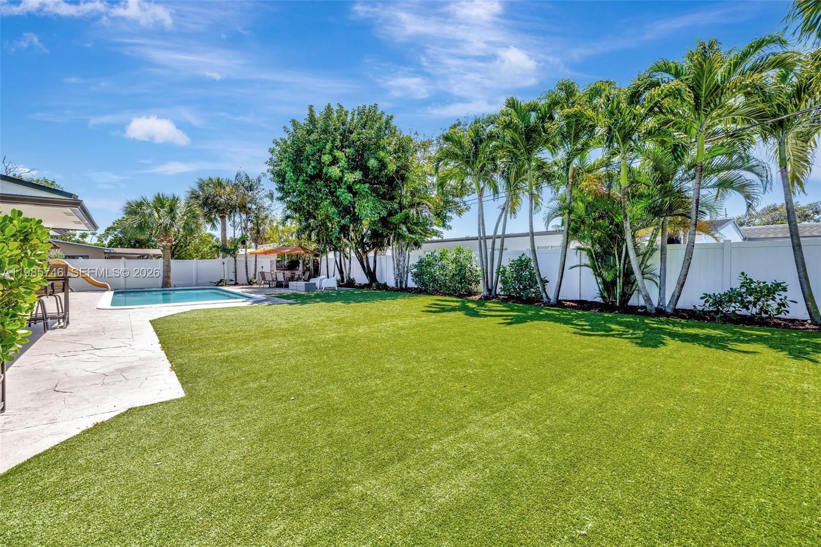 2506 NE 30th St Fort Lauderdale, FL 33306