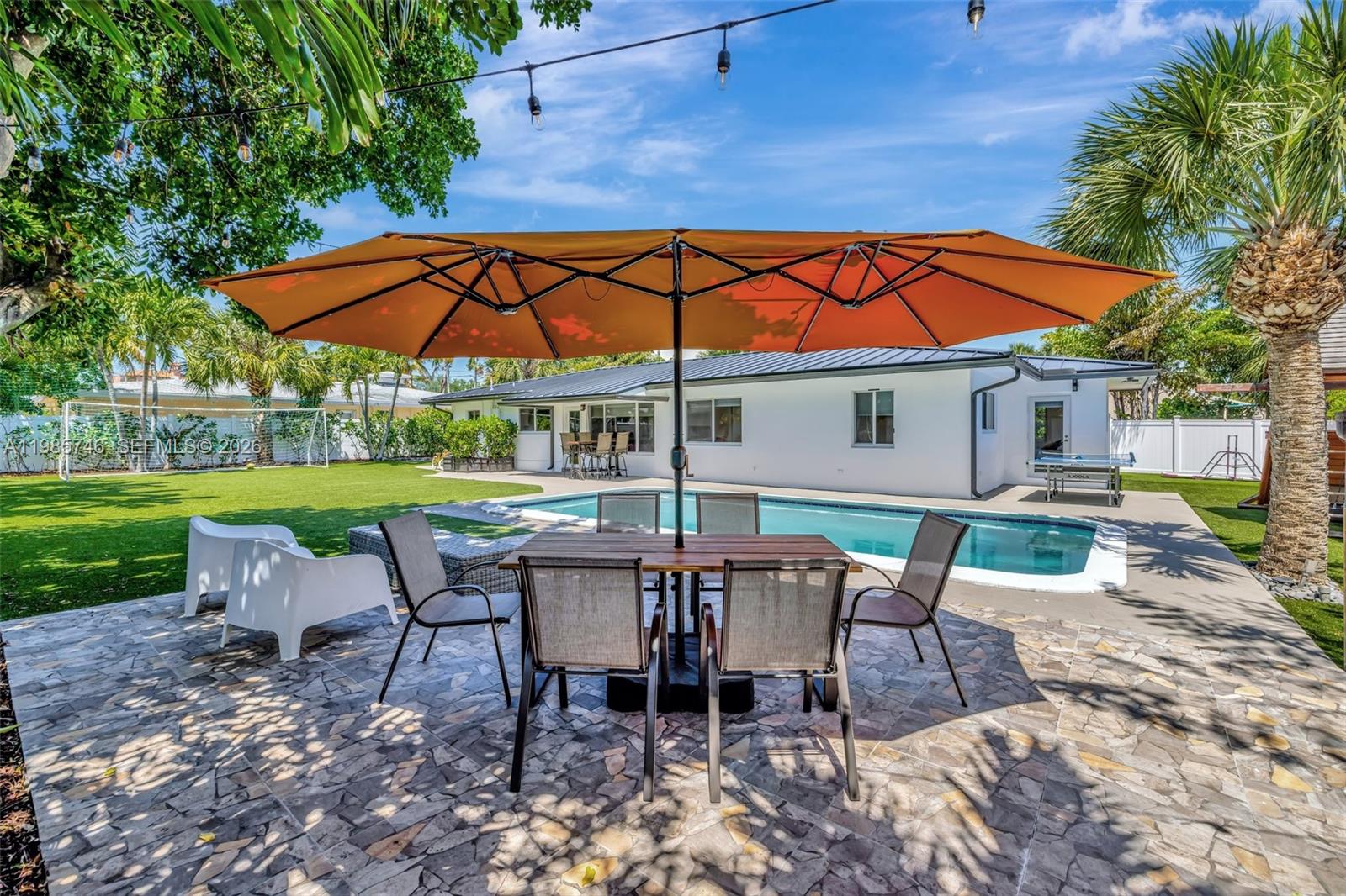 2506 NE 30th St Fort Lauderdale, FL 33306