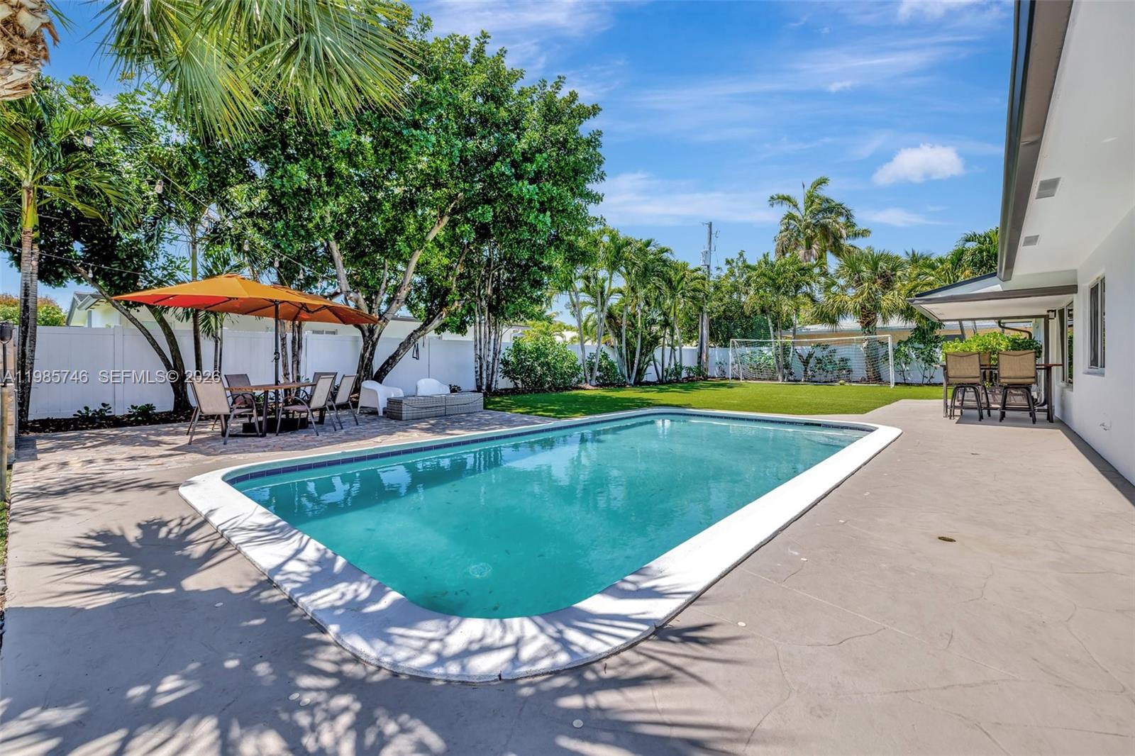 2506 NE 30th St Fort Lauderdale, FL 33306